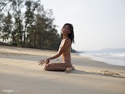 Hiromi – Beach yoga – Hegre – [15]