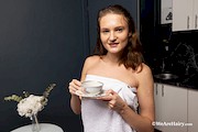 Olivia Westsun masturbates after her tea time – WeAreHairy – [1]