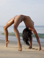Hegre — Hiromi in Beach Yoga