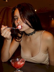 Zishy — Miki Pedangen in Café Naturale